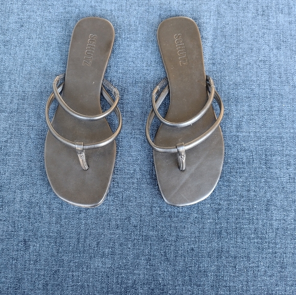 SCHUTZ Womens Black Strappy Sitara Round Toe Slip On Flip Flop Sandal 7.5 B - Picture 1 of 4